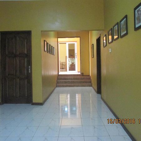 Jamaica Inn Guest House Botianaw Bagian luar foto