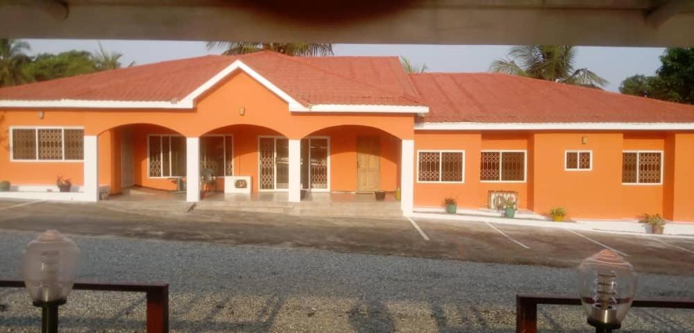 Jamaica Inn Guest House Botianaw Bagian luar foto