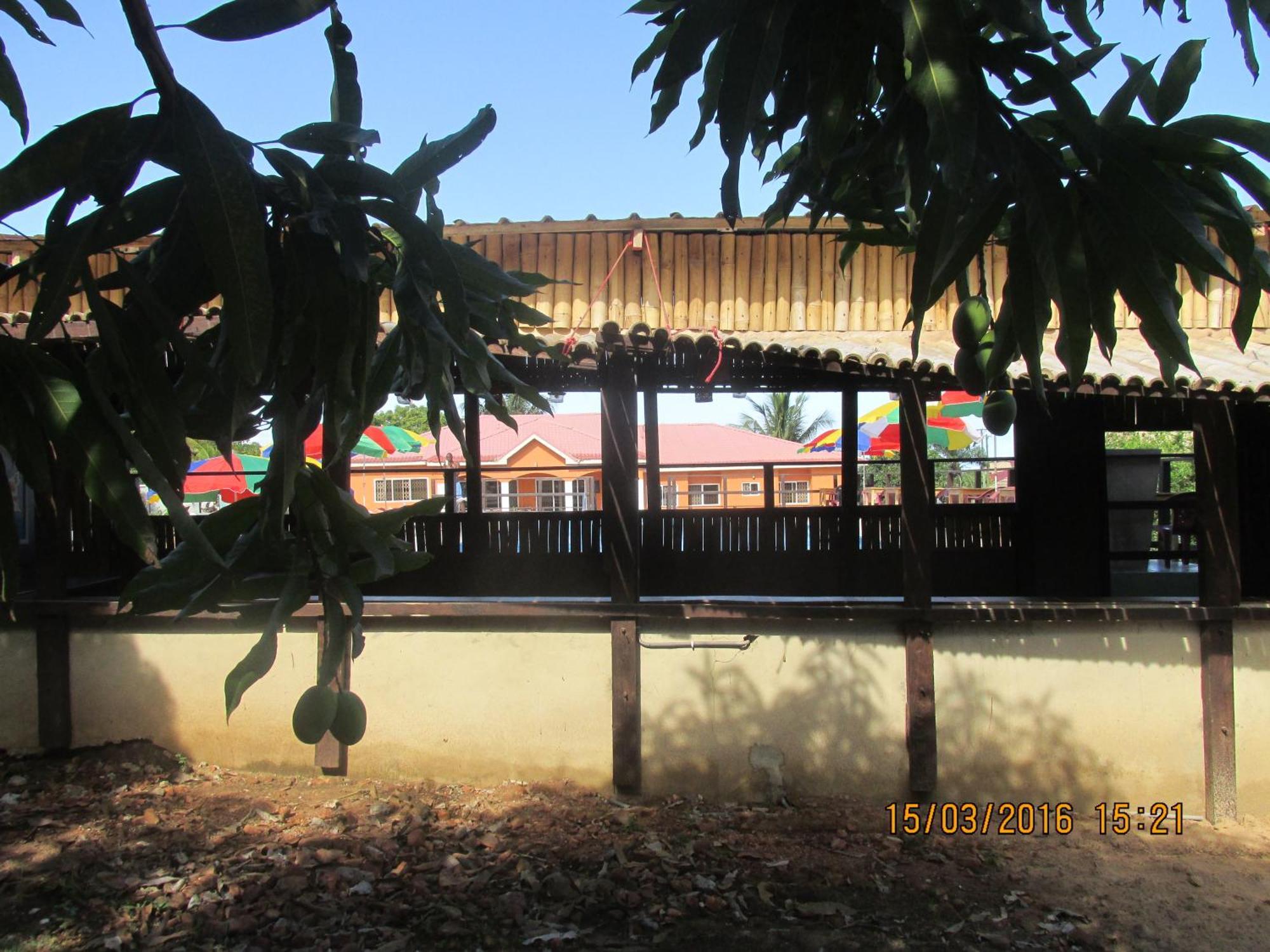 Jamaica Inn Guest House Botianaw Bagian luar foto