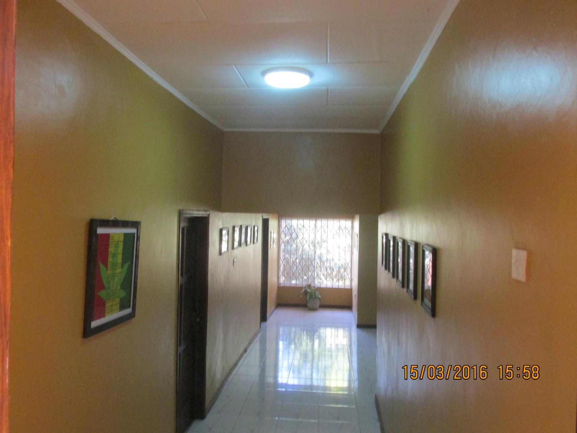 Jamaica Inn Guest House Botianaw Bagian luar foto