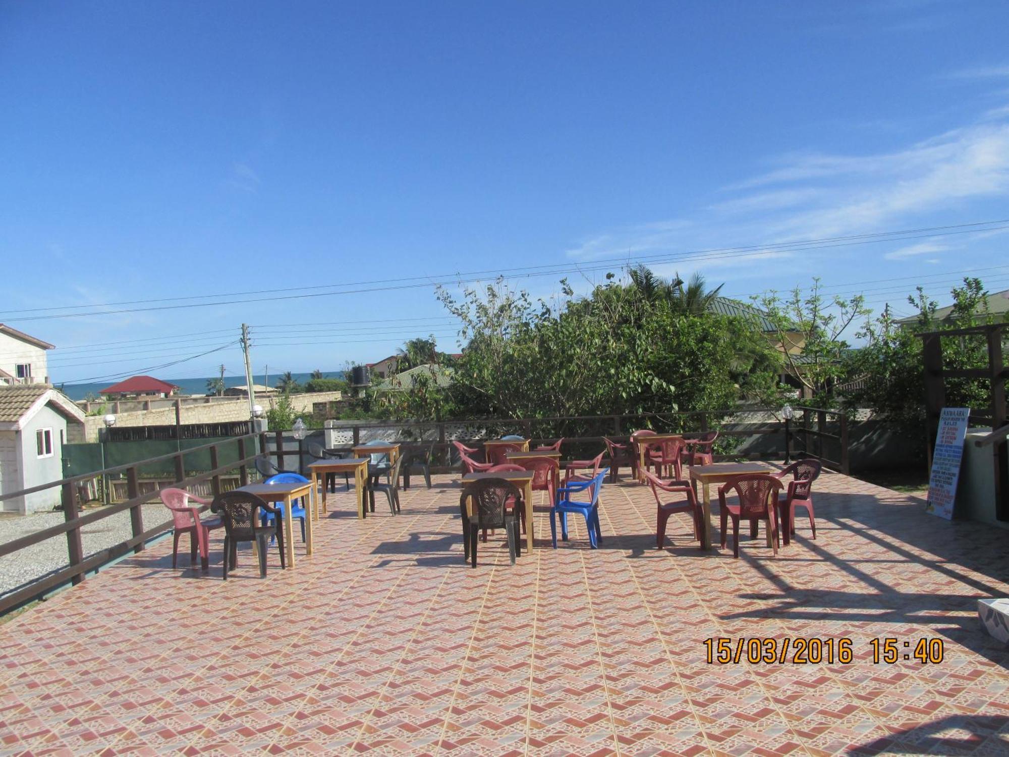 Jamaica Inn Guest House Botianaw Bagian luar foto