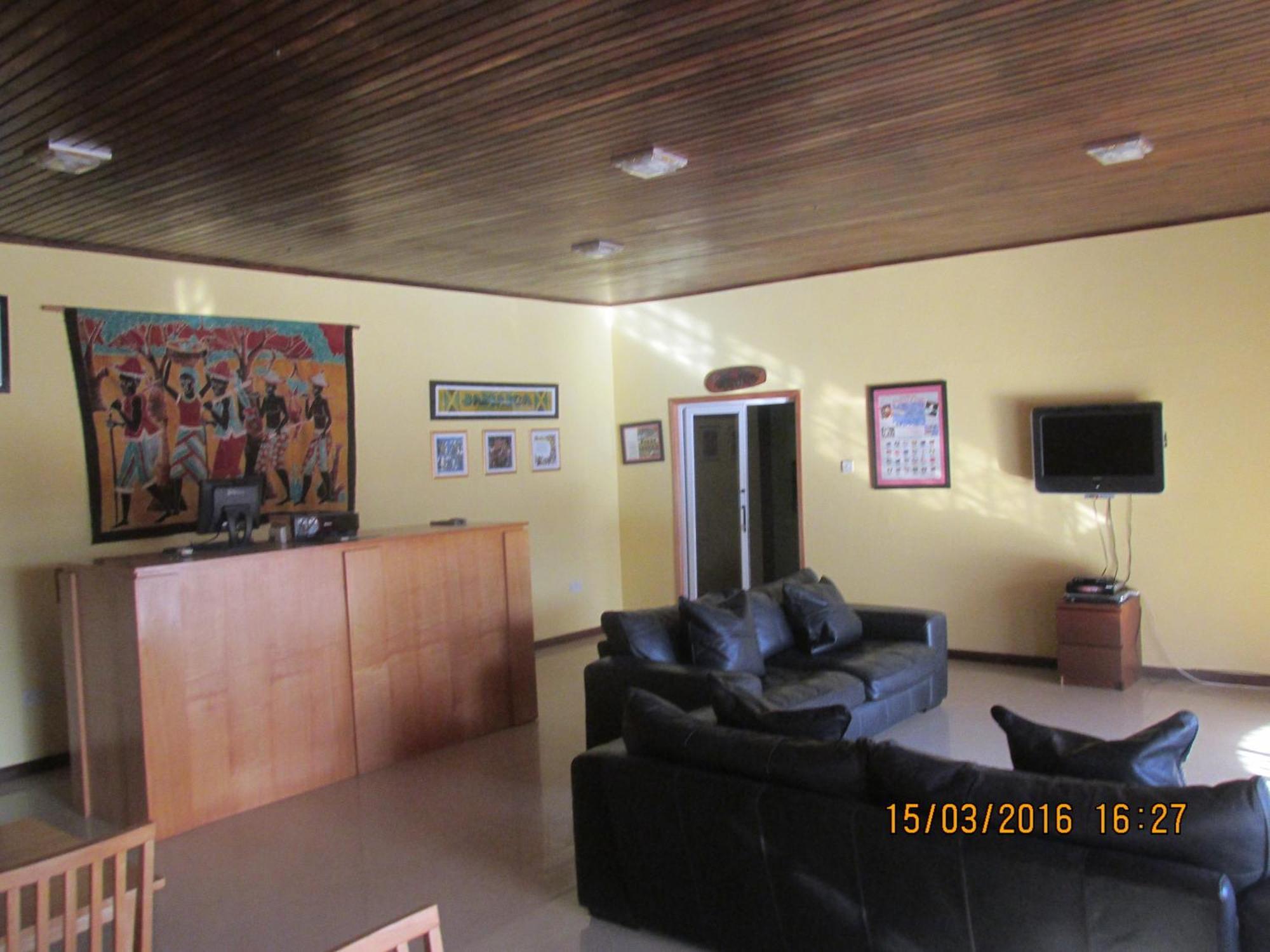 Jamaica Inn Guest House Botianaw Bagian luar foto