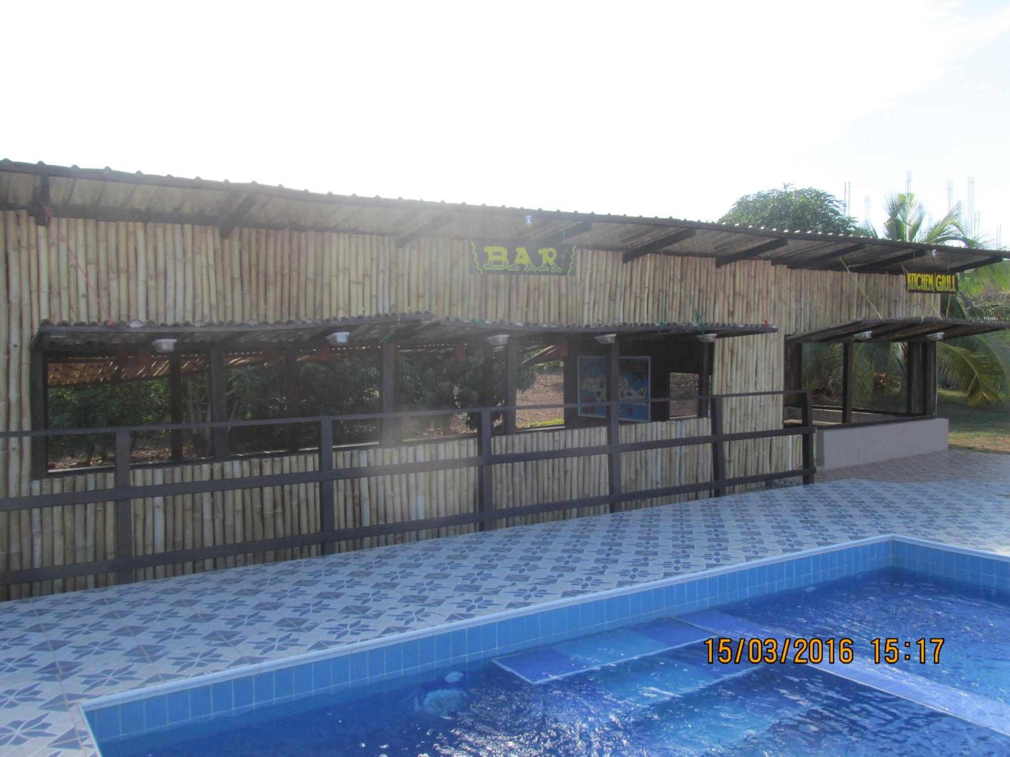 Jamaica Inn Guest House Botianaw Bagian luar foto