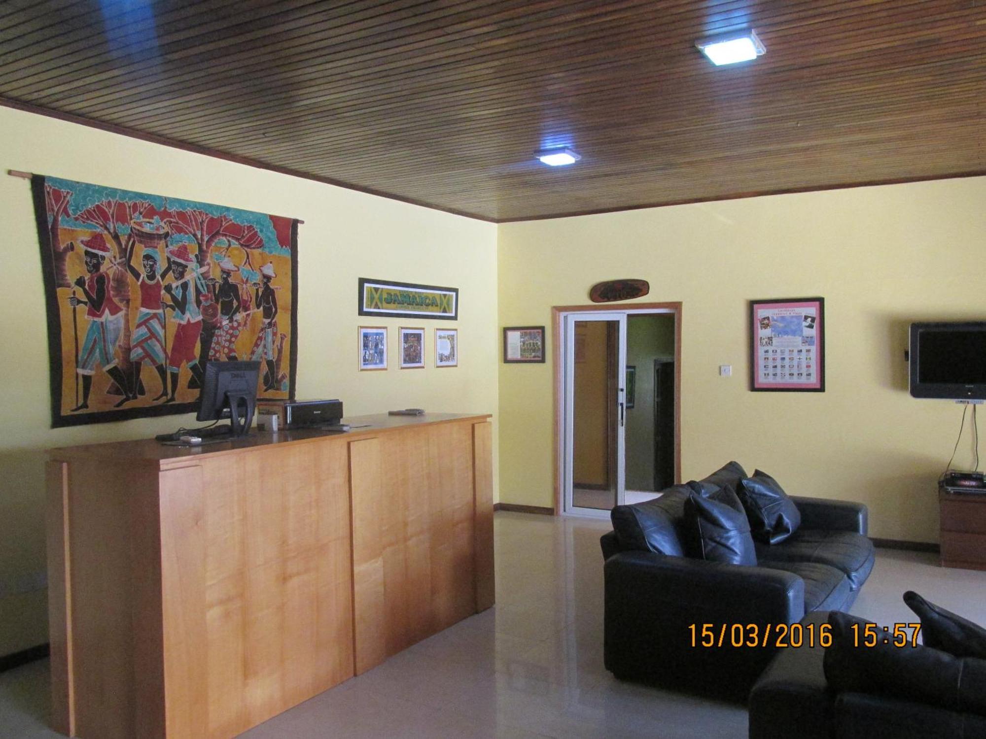 Jamaica Inn Guest House Botianaw Bagian luar foto