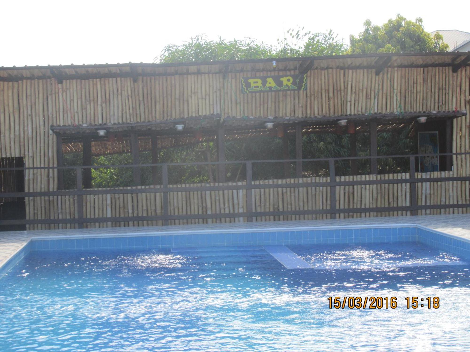 Jamaica Inn Guest House Botianaw Bagian luar foto