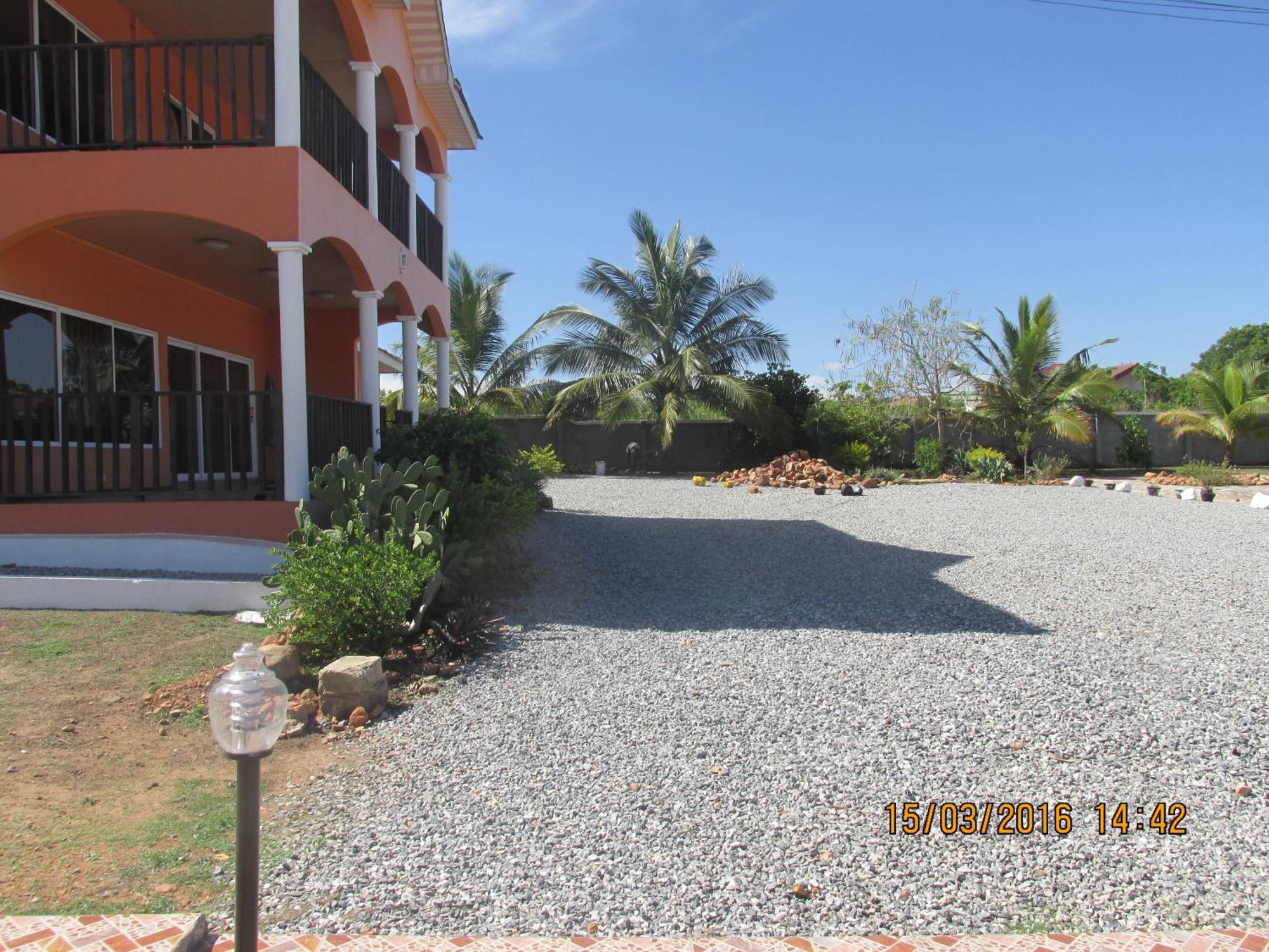 Jamaica Inn Guest House Botianaw Bagian luar foto